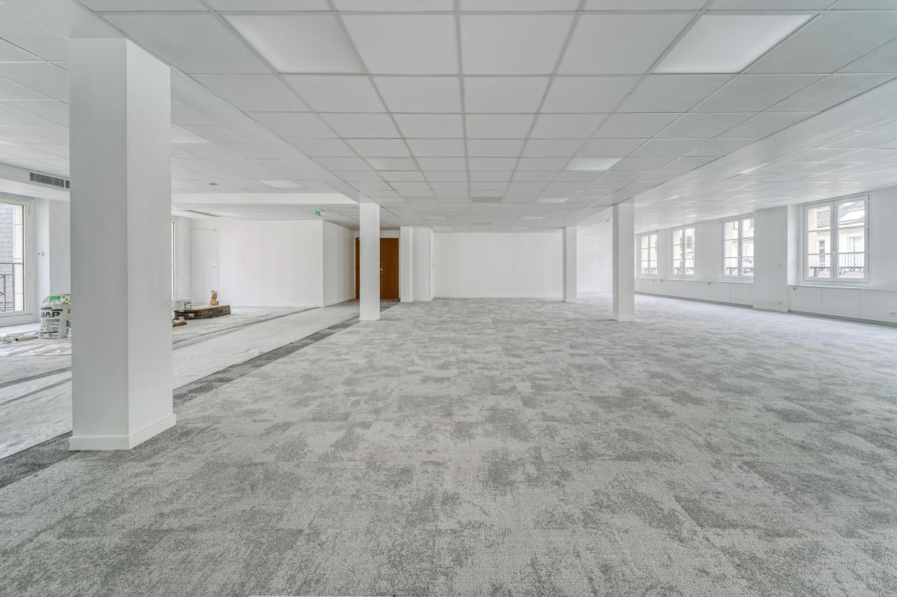 Bureau Paris 2484m² Location bureau Paris OLBUR2120032 2